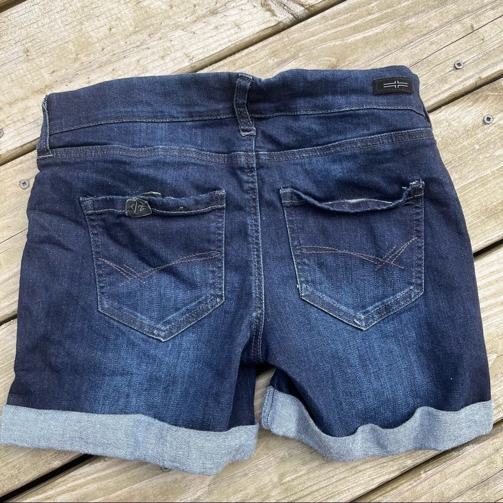 Liverpool Chloe Pull-on Shorts with Rolled Cuff  Dark Wash 0 - Picture 7 of 8